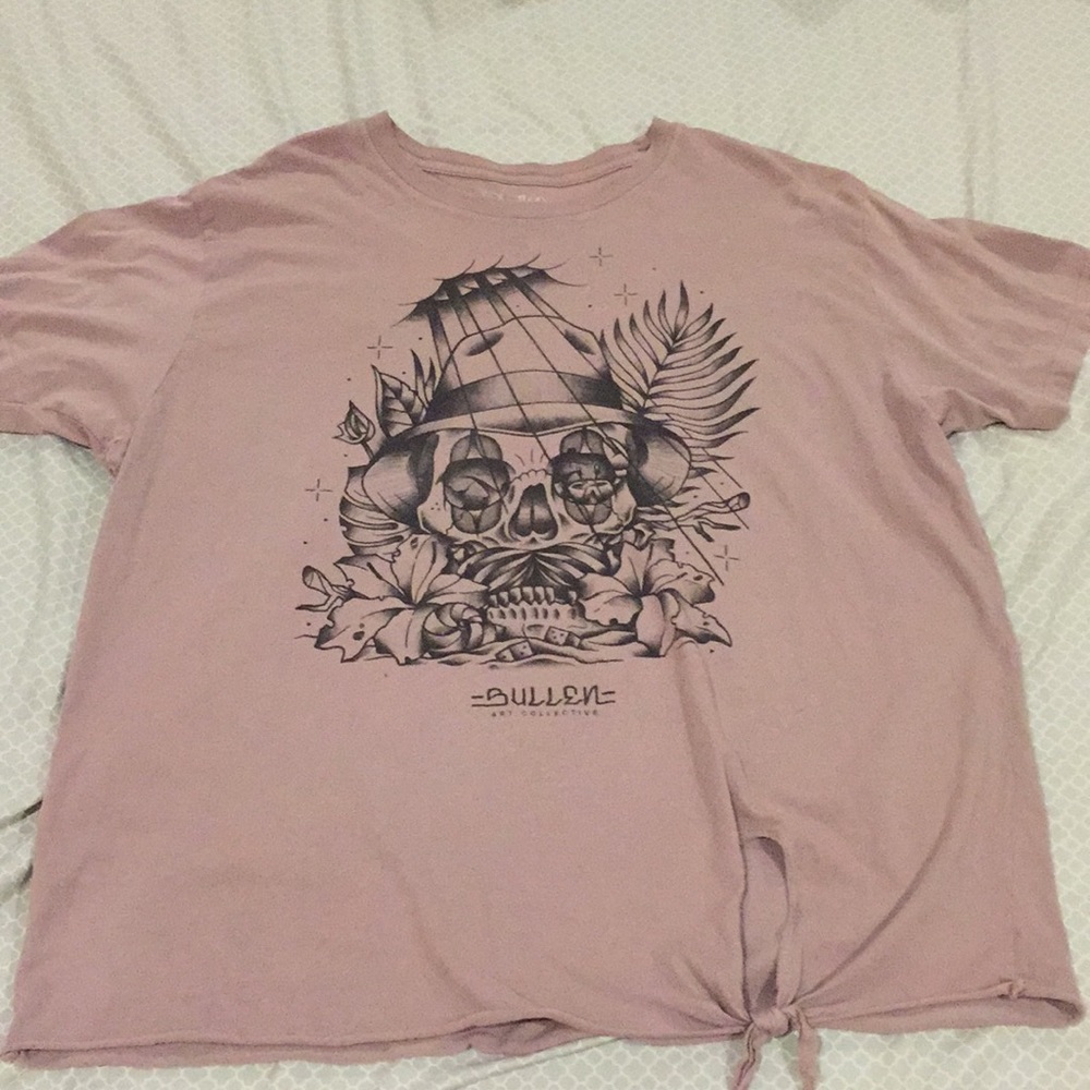 Women’s extra-large 100% cotton buckle T-shirt